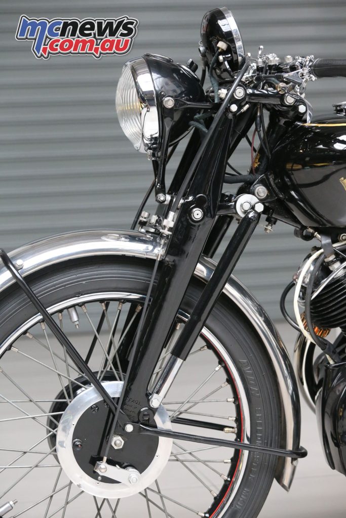 Vincent Black Shadow - Unique Girdraulic front forks and front twin drum brakes