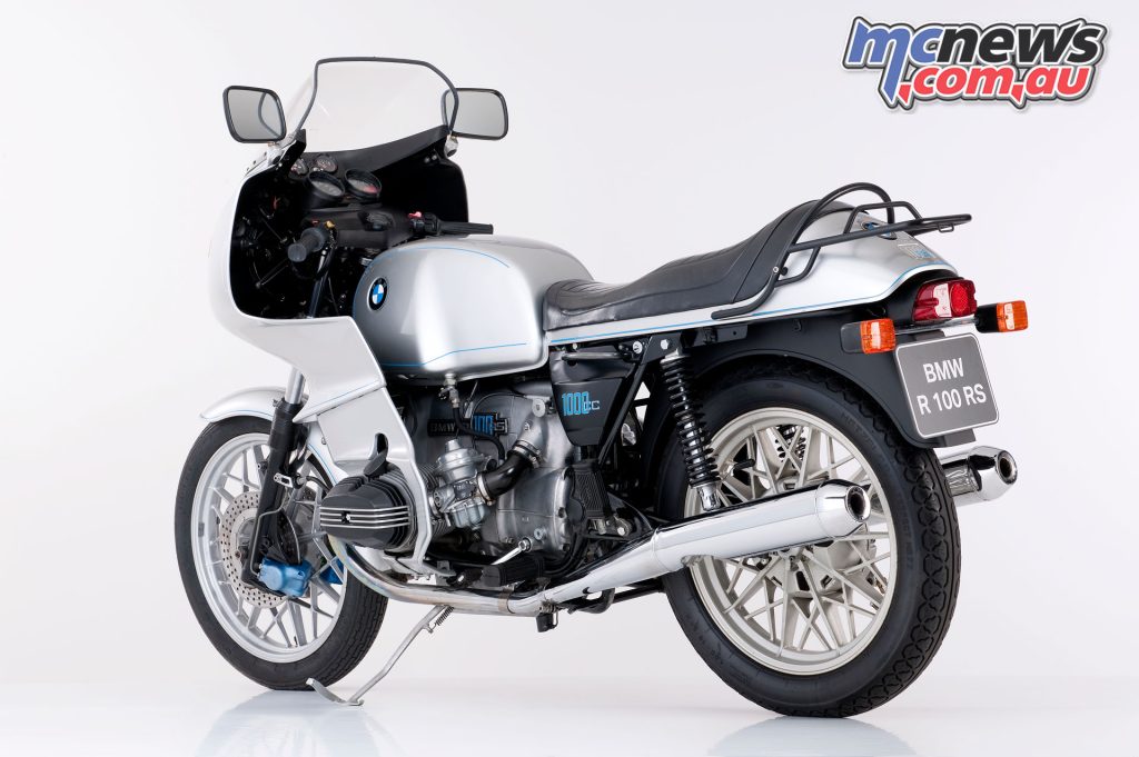 This 1977 R100RS has cast alloy wheels and twin seats