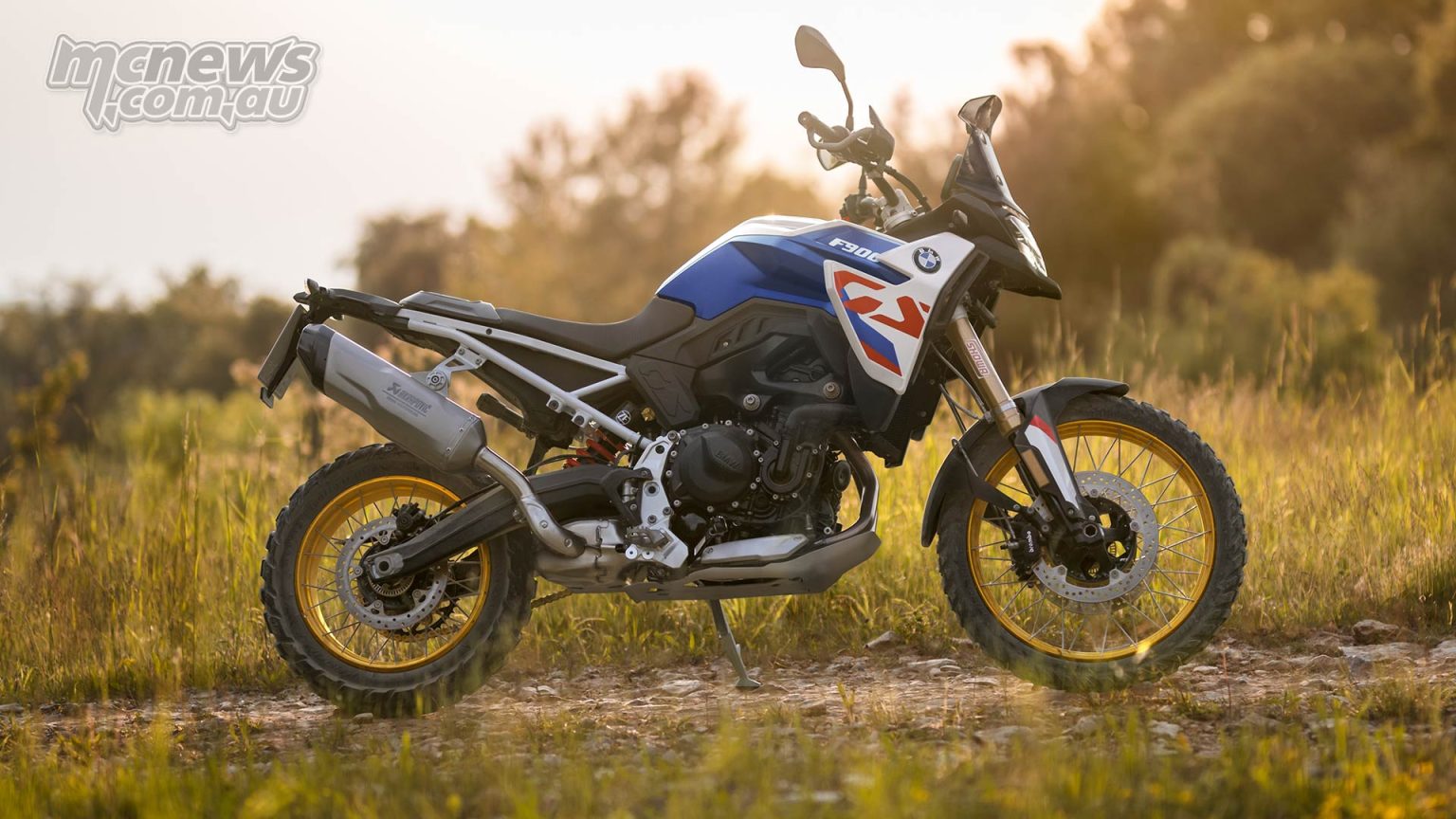 2024 BMW F 900 GS Enduro Review - Motorcycle Test | MCNews