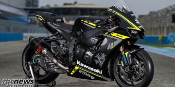 Jonathan Rea tries the Pata Yamaha on for size ahead of two-day test