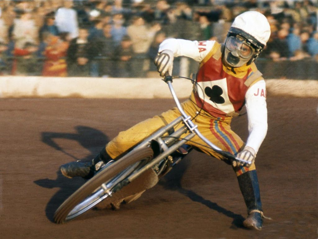 On the gas for the Belle Vue Aces where Mauger won three league titles in a row from 1970 to 1972 - Image courtesy of The John Somerville Collection