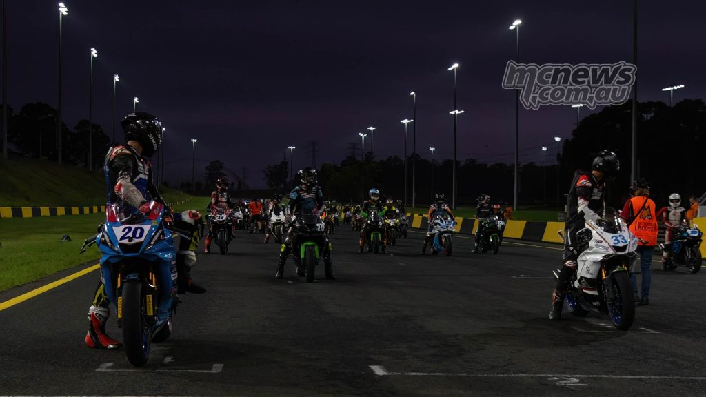 Nahlous and Favelle heading the grid in the AMA 600 races