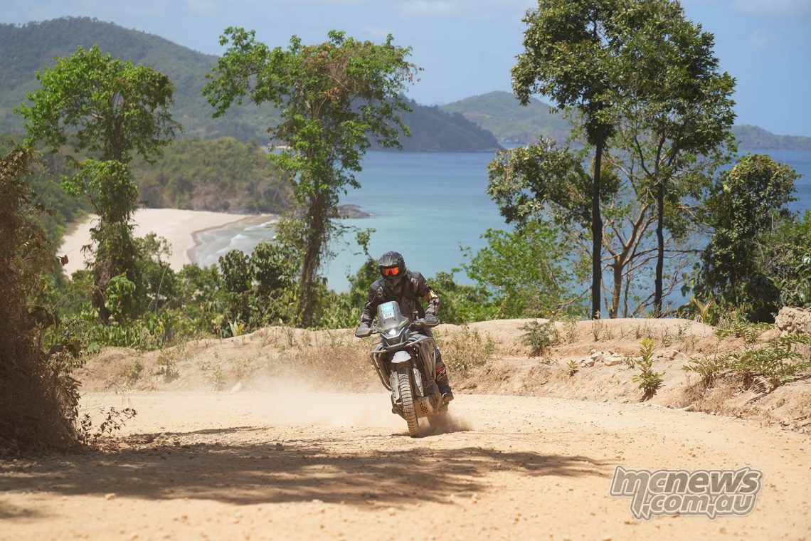 Motorcycle Center Stand For 2024 CFMOTO 450MT / IBEX450 – Black Steel Parking Stand, Aftermarket Support Rack