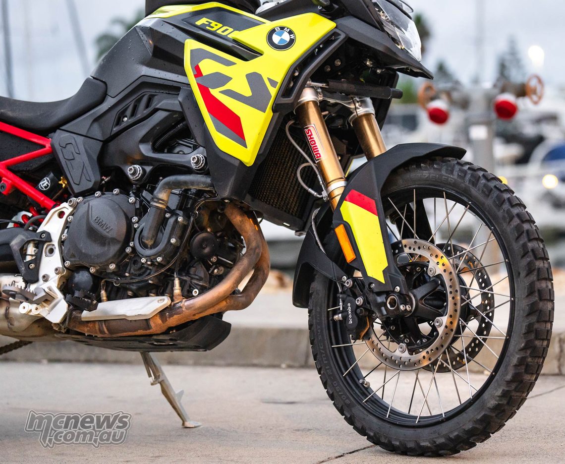 2024 BMW F 900 GS Enduro Review - Motorcycle Test | MCNews