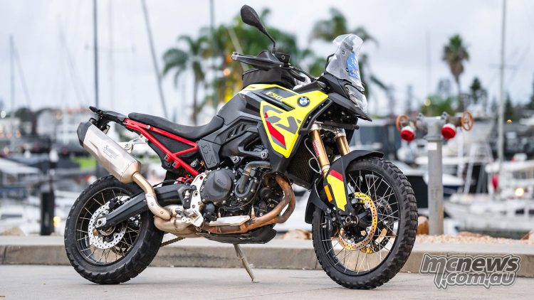 2024 BMW F 900 GS Enduro Review - Motorcycle Test | MCNews