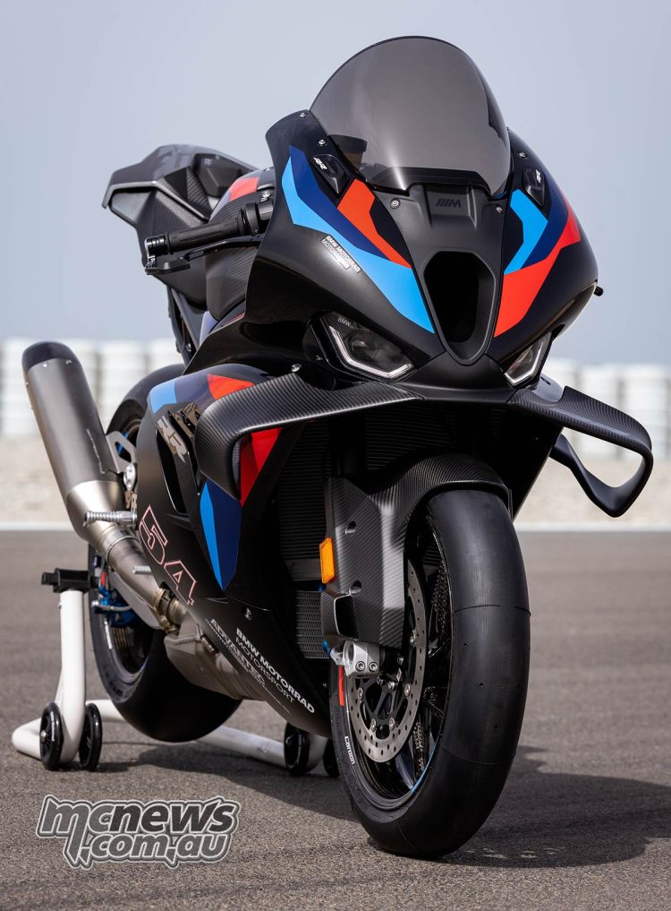 BMW M 1000 RR Review | Motorcycle Test | MCNews