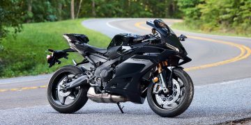 Yamaha YZF-R9 revealed – 890 cc triple – 195 kg wet – Brembo – KYB