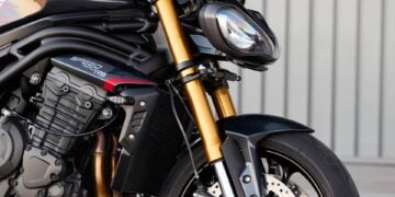 Limited edition Triumph Speed Triple 1200 RX revealed
