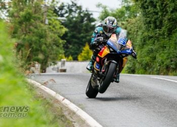 Michael Dunlop dominates second Supersport bout at TT 2025