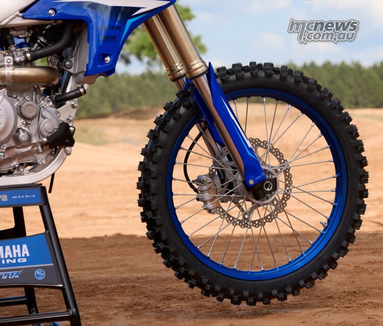  Foto zu Yamaha unveils 2026 YZ450F updates and 70th Anniversary Edition 