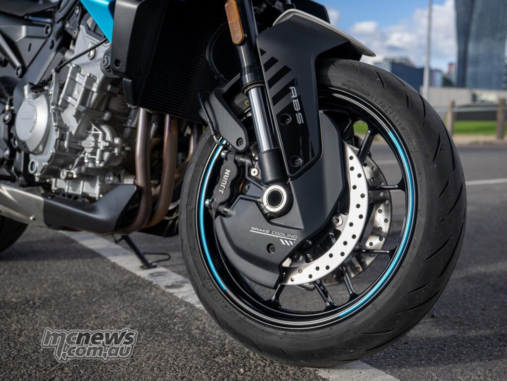 CFMOTO 675 NK