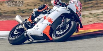 KTM 990 RC R TRACK: track-only 947 cc twin, 133 hp