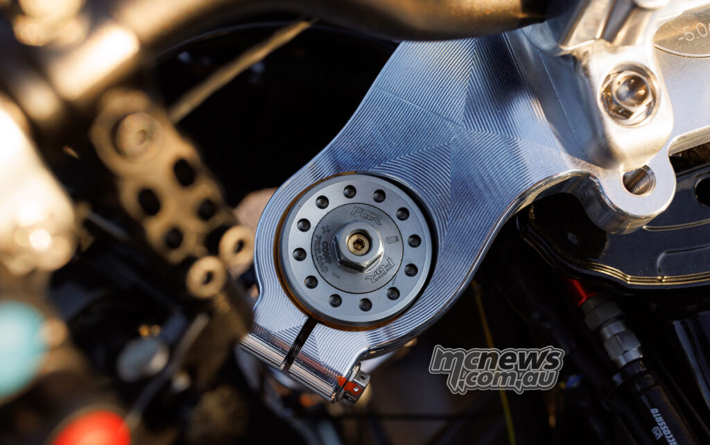 Öhlins FGR 253 racing fork fitted to a Harley-Davidson Bagger World Cup bike.