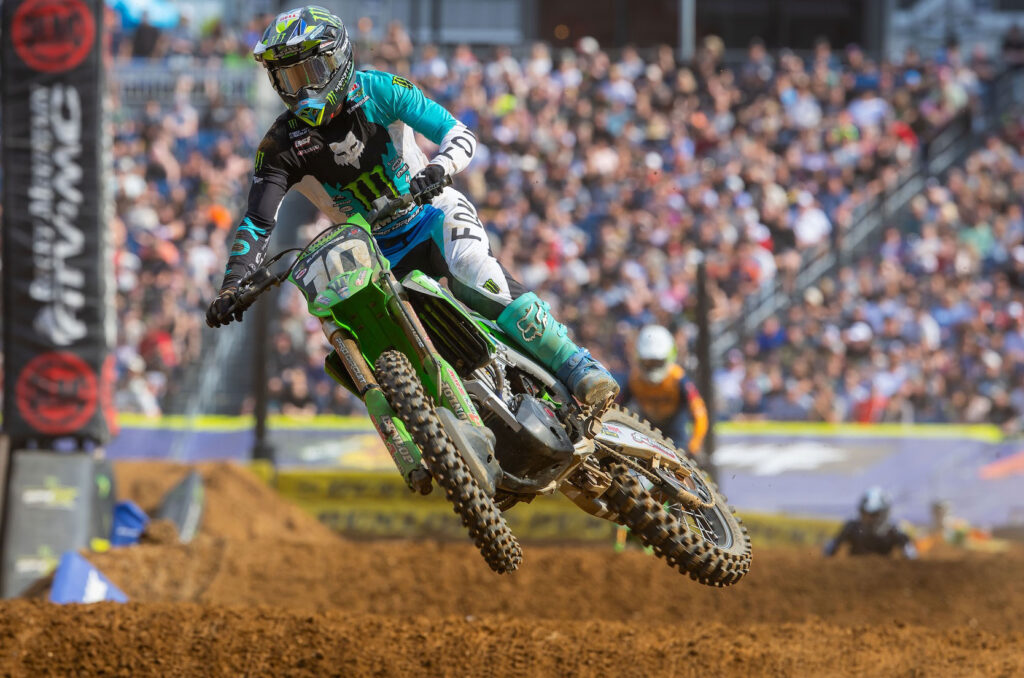 Seth Hammaker racing in the Nashville 250SX East main event