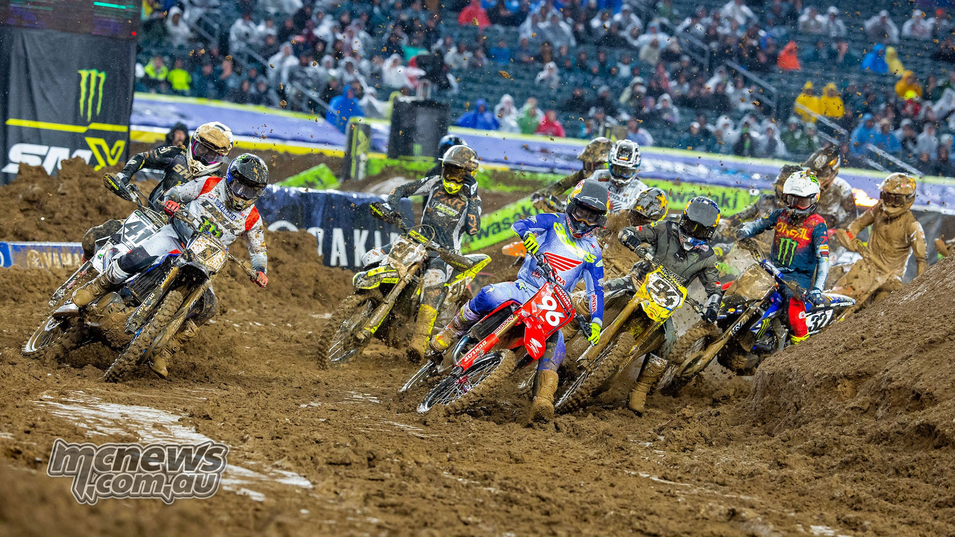 Roczen takes red plate as Davies seals 250 East title in rain-hit Philadelphia
