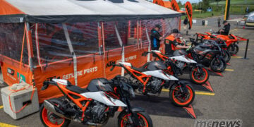 2026 KTM 990 Duke R vs KTM 990 RCR Review | Road and Track Test