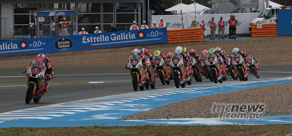 Fernando Bujosa leads a line of Rookies Cup riders during Race 1 at Jerez.
