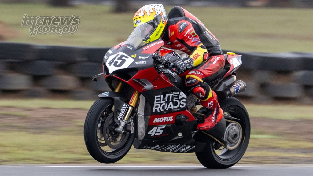 Olly Simpson rides the number 45 DesmoSport Ducati V4 R during ASBK Superbike practice at Morgan Park.
