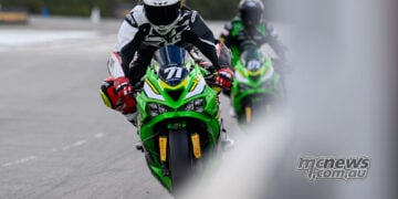 Tom Edwards rides the number 71 Kawasaki ZX-6R on his way to victory in ASBK Next Gen Race One at Morgan Park.