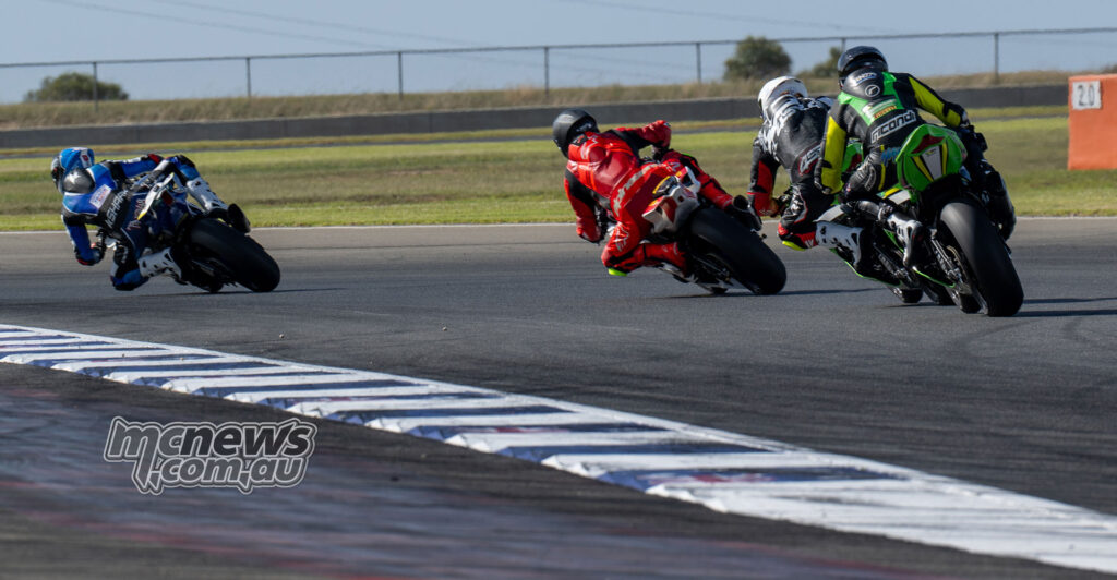 Valentino Knezovic leads Jake Farnsworth during Supersport Race One at The Bend