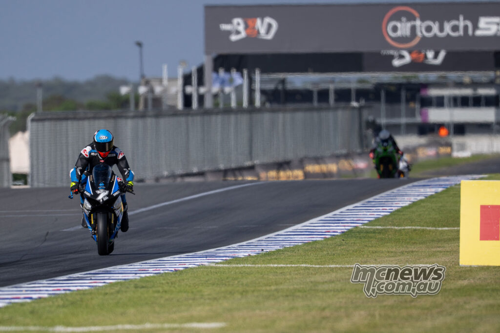 Tom Toparis leads the Supersport Next Gen field during Race One at The Bend