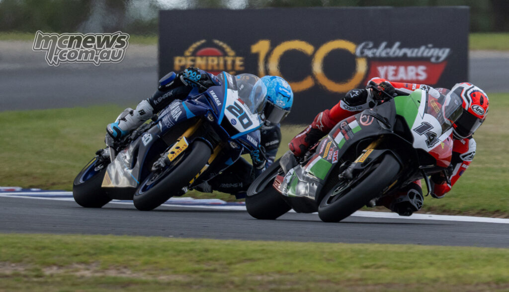 Jonathan Nahlous chasing Glenn Allerton during ASBK Superbike Race Two at The Bend