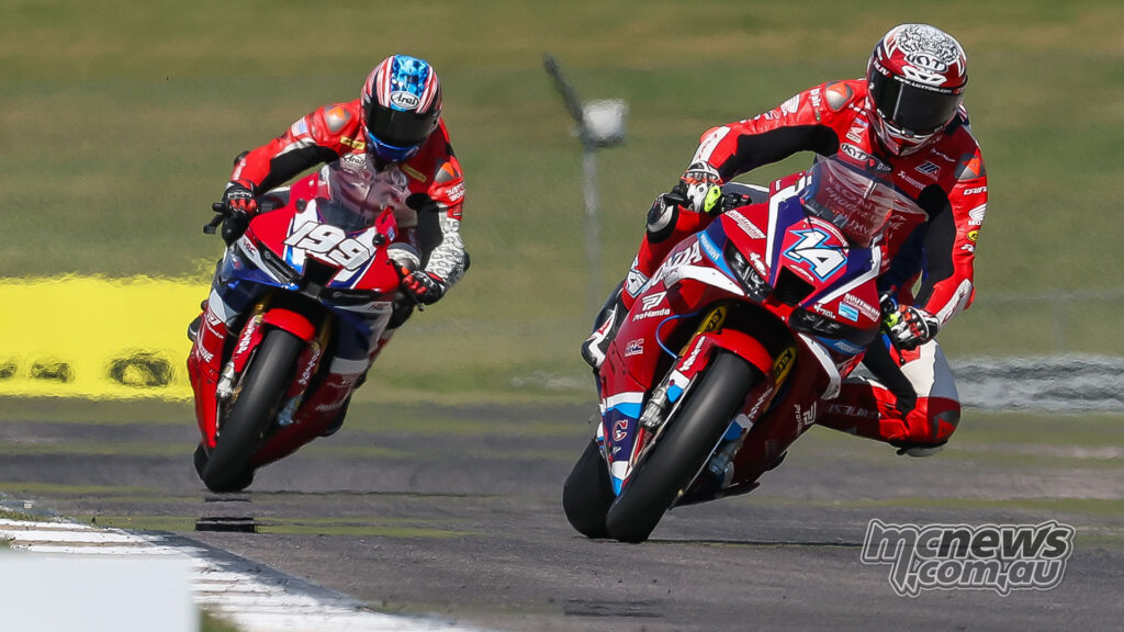 Andrew Lee leads Superbike Cup rivals during MotoAmerica Superbike race two at Barber.