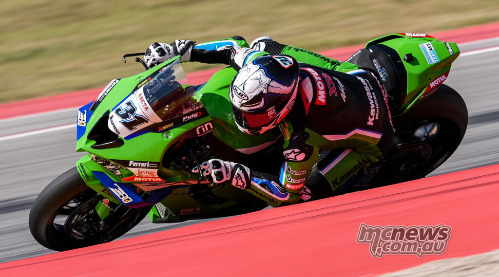 Garrett Gerloff riding the Kawasaki ZX-10RR through a left-hander at Aragon.