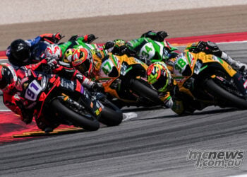 Matteo Vannucci leading the WorldSPB pack on the Aprilia RS 660 Factory at Aragon.