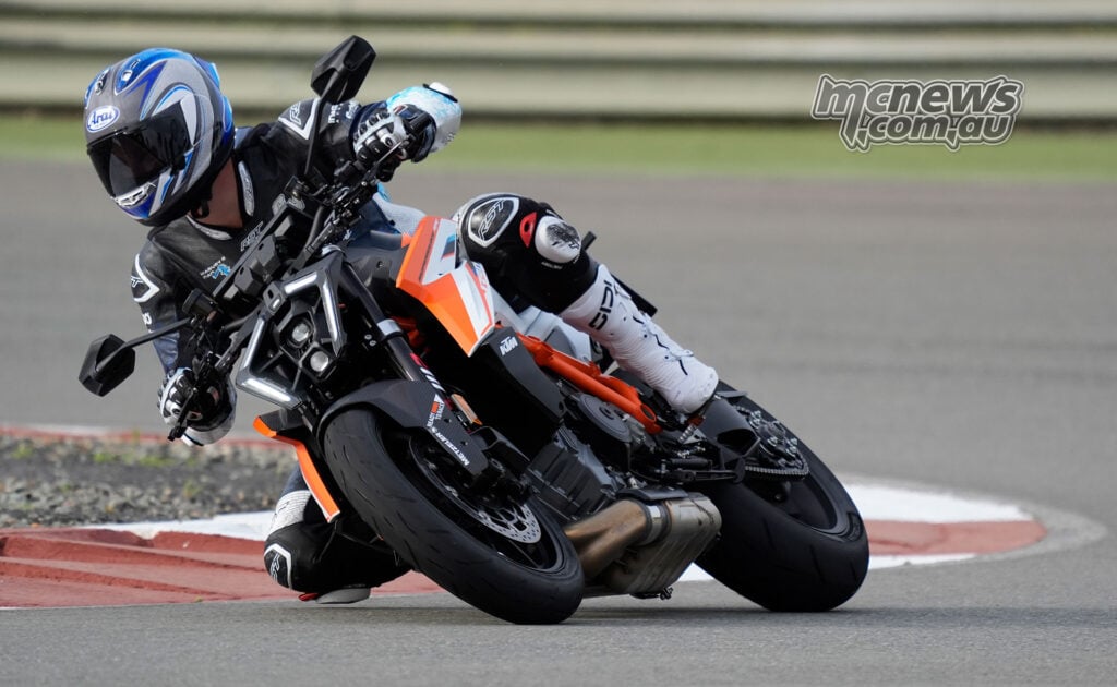 Metzeler Sportec 01 RS Tyre Review