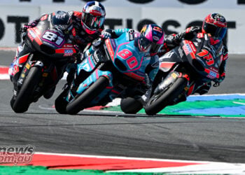 David Alonso, Senna Agius and Manuel Gonzalez battling in the Moto2 race at Assen.