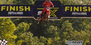 Herlings closes to 11 points as Farres takes MX2 lead at Foxhills