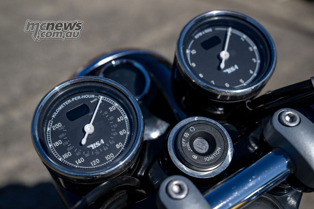 Twin analogue speedometer and tachometer on the BSA Gold Star 650