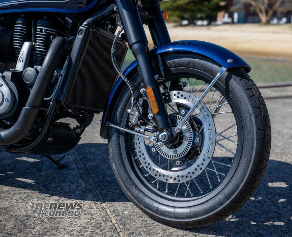 Front wheel and 100/90-18 Pirelli Phantom SportsComp tyre on the BSA Gold Star 650