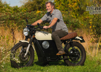 The converted CB500 preserves the stance of a classic lightweight Honda, although Beachman has not yet published the finished motorcycle’s weight or balance figures.