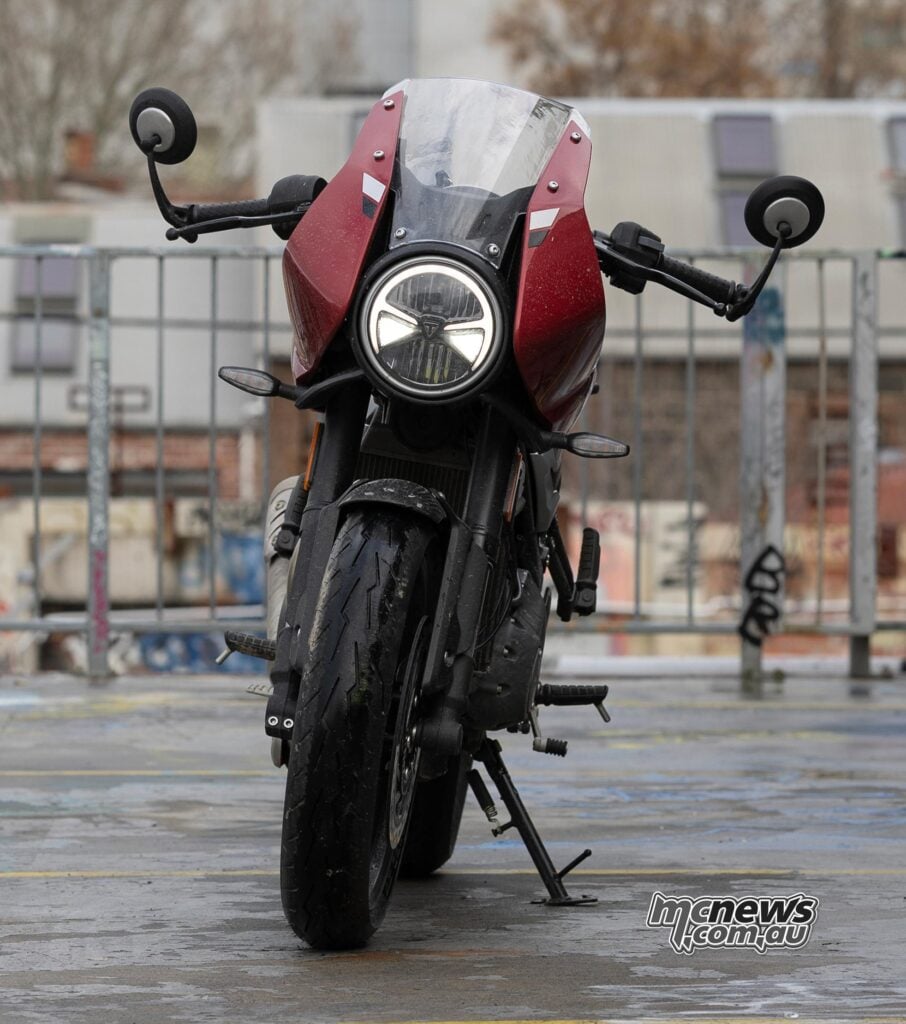 You'll get a formidable set of Pirelli Diablo Rosso IV tyres on the Thruxton 400