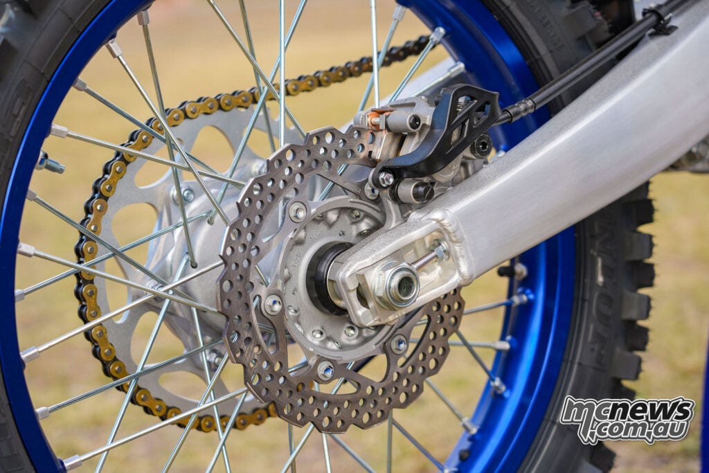 2027 Yamaha YZ250F 220 mm rear brake disc, caliper, wheel and swingarm