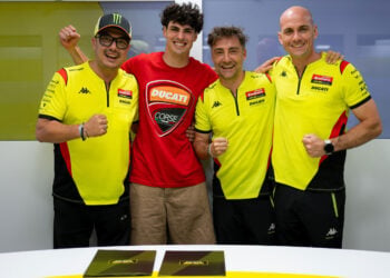 Fermín Aldeguer with Alessio Salucci, Pablo Nieto and VR46 Racing Team personnel after confirming his 2027 MotoGP move.