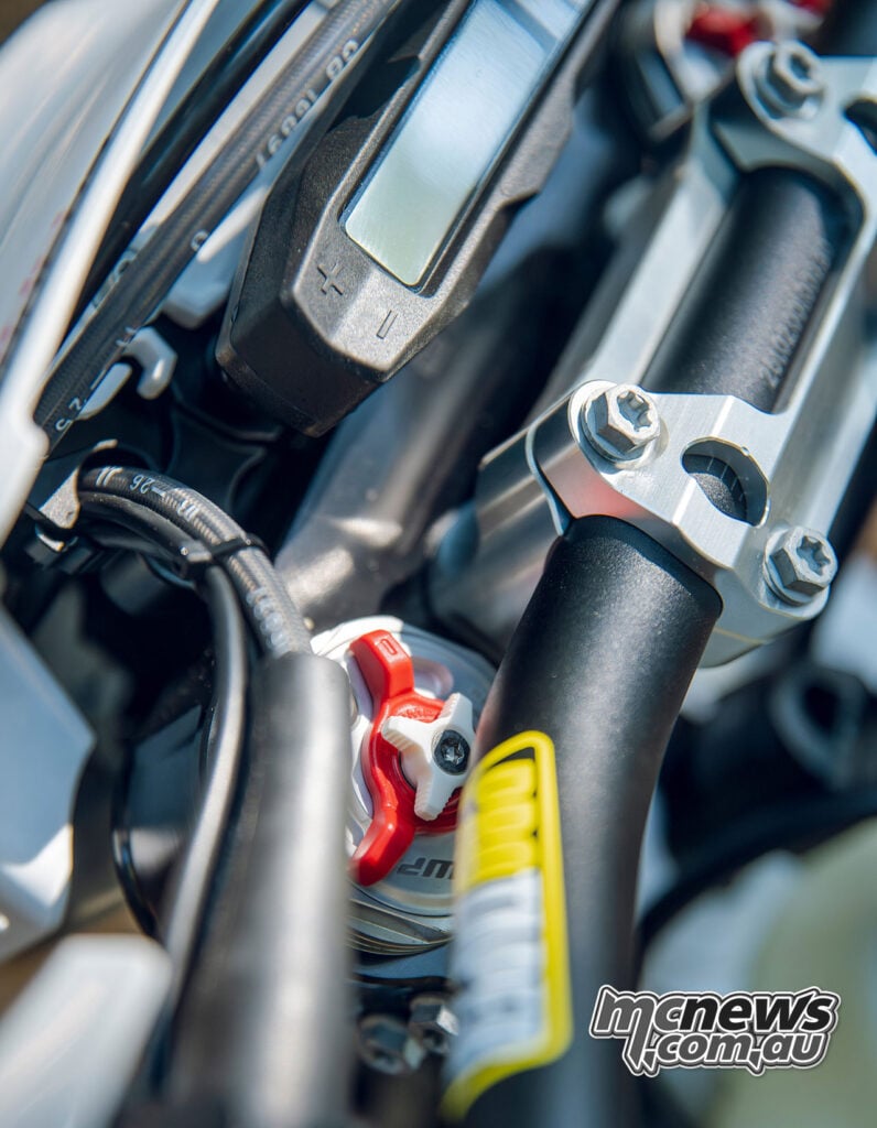 2027 Husqvarna TE 300 Pro WP XACT Closed Cartridge fork adjustment