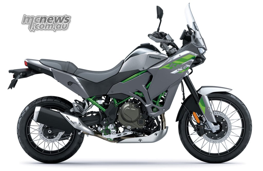 Right-side profile of the Kawasaki KLE650 SE with its aluminium skid plate and tall windscreen.