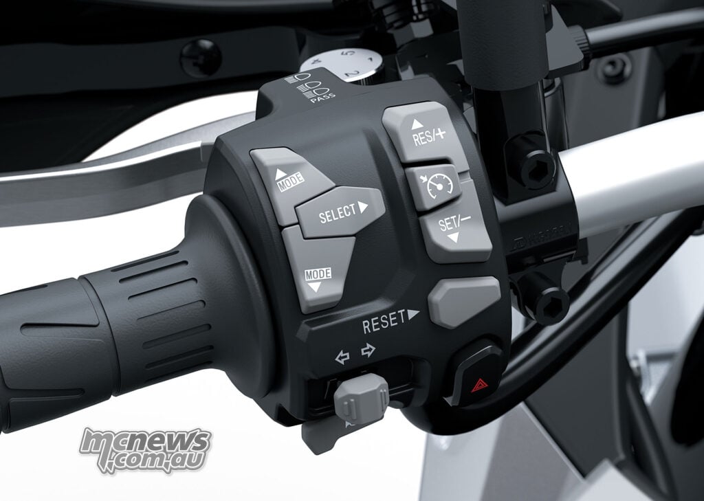 Left-hand Kawasaki KLE650 SE switchgear showing cruise-control, mode and selection buttons.