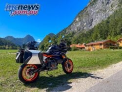 KTM 890 STM KTM 890 STM