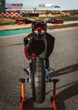 2026 KTM 690 SMC R