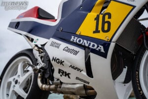 Close-up of Honda CB750 Hornet Last Lap fairing with number 16 and sponsor-style decals