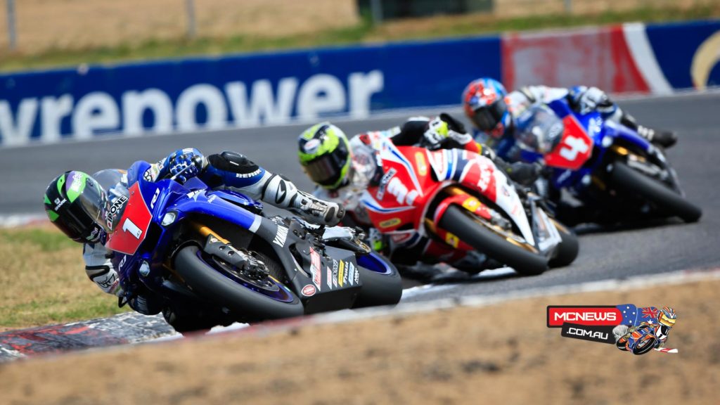 Wayne Maxwell leads Troy Herfoss and Glenn Allerton at Winton - October, 2015